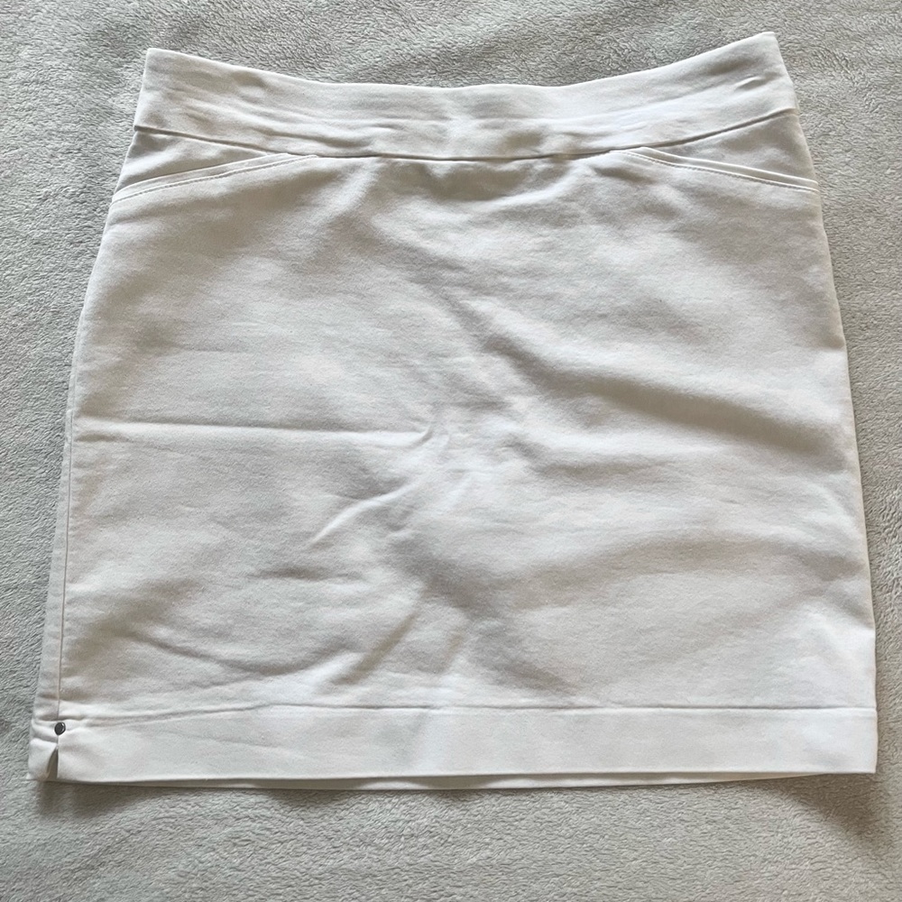 Croft&Barrow white, stretch skort. Size 8